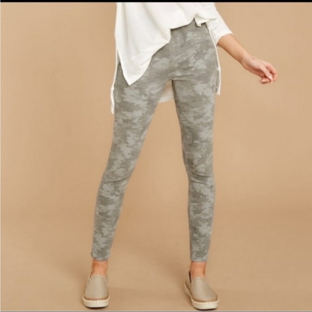 Spanx Jeanish Ankle Legging